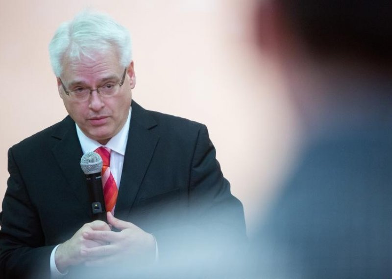 Samo jedan član stranke prihvatio ostavku Ive Josipovića