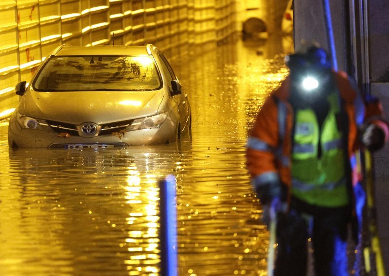 [FOTO] Obilne kiše izazvale poplave u Lisabonu, jedna osoba poginula