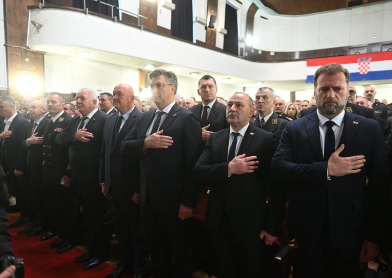 [FOTO] Pogledajte tko je sve došao na komemoraciju Pavlu Miljavcu