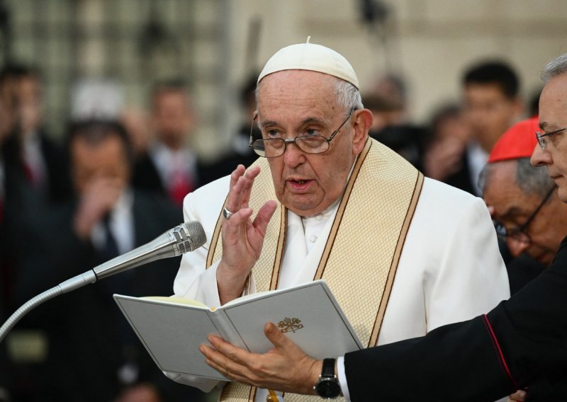 Papa Franjo: 'Glavne žrtve ljudske pohlepe su slabi i ranjivi, najviše djeca koju proždiru rat, siromaštvo i nepravda'