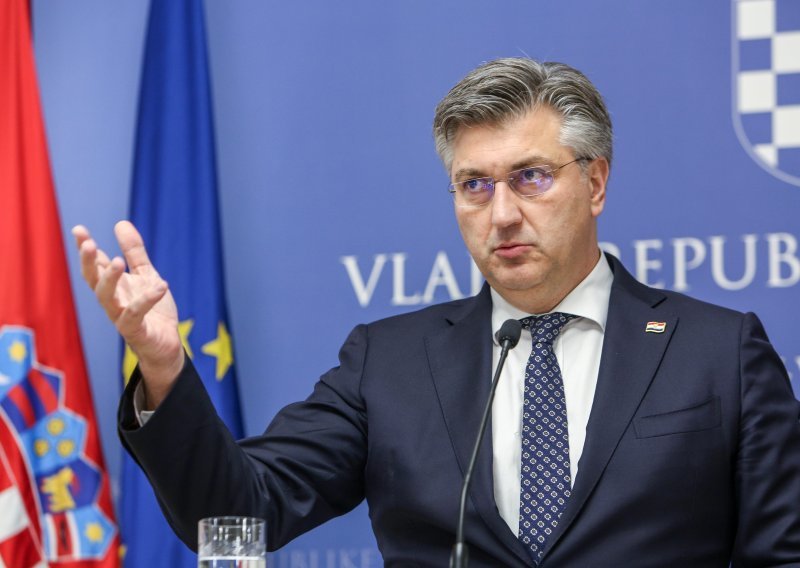 [FOTO/VIDEO] Plenković: 'Ovo je velika godina, od Pelješkog mosta do uvođenja eura, a sada i Schengena'