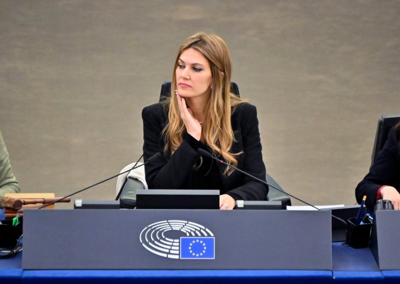 Europski parlament optuženu potpredsjednicu Kaili razriješio dužnosti, protiv bio jedino Kolakušić