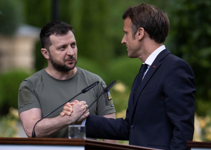 Zelenski i Macron razgovarali telefonom uoči konferencije potpore Ukrajini