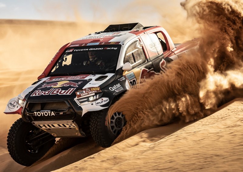 [FOTO/VIDEO] Toyota Gazoo Racing spreman za Dakar 2023.; Ažurirani i još brutalniji GR DKR Hilux T1+