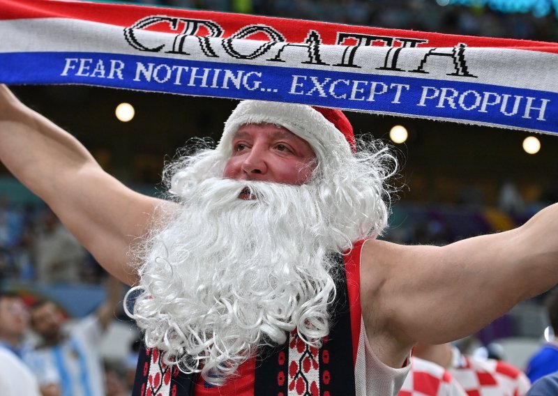 [FOTO] Pogledajte atmosferu na najvećem stadionu SP-a gdje je stiglo 30.000 argentinskih navijača; i Vatreni imaju jaku podršku!