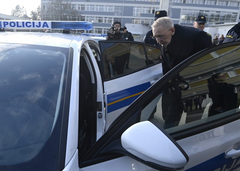 [FOTO] Božinović: Cijela vlada stiže na doček nogometaša