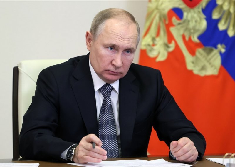 Putin od vojnih zapovjednika traži prijedloge u vezi s Ukrajinom