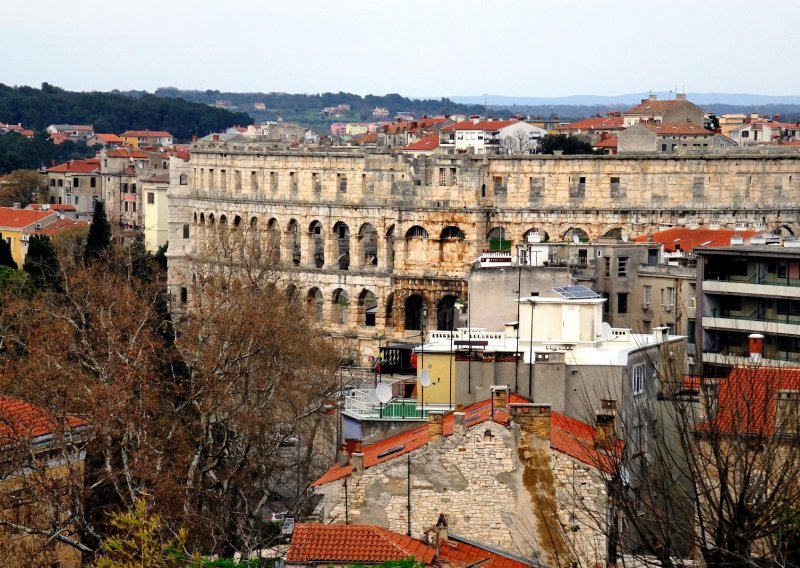 Grad Pula povećava satnice pomoćnicima u nastavi