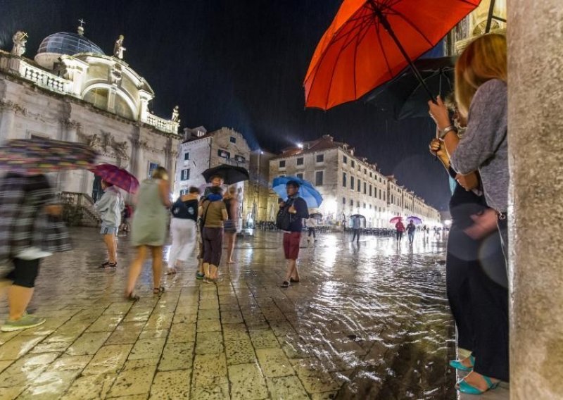 U jednom danu Dubrovnik dosegao mjesečni prosjek kiše!