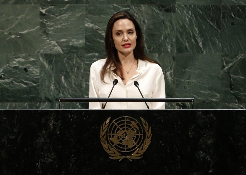 Angelina Jolie povukla se s dužnosti posebne izaslanice UNHCR-a, a evo i zašto