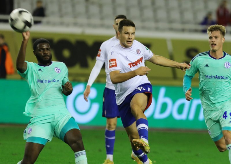 [VIDEO/FOTO] Hajduk utrpao četiri gola Schalkeu; zabio je i petnaestogodišnji Luka Vušković; s tribina se čulo pogrdno skandiranje Luki Modriću