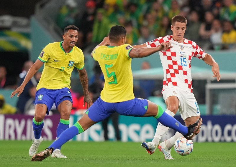 Pele iz bolnice objavio emotivno pismo koje se tiče i poraza Brazila od Hrvatske: Ne znam zašto nas nogomet toliko izluđuje