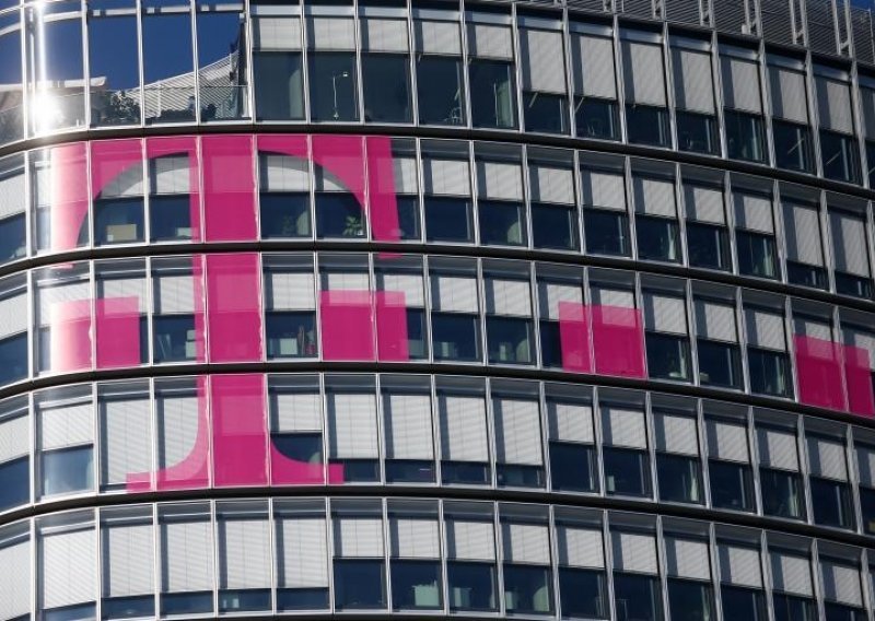 Indeksi u negativnom, Hrvatski Telekom u fokusu