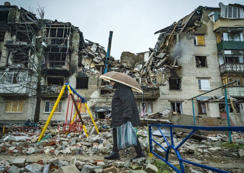 Zelenski: Obnova Ukrajine bit će najveći europski projekt