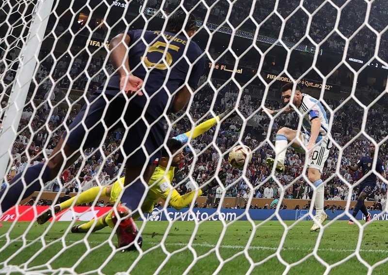 Francuzi su uvjereni da su pokradeni u finalu SP-a i da je gol Argentine za 3:2 sudac morao poništiti; evo o čemu se radi