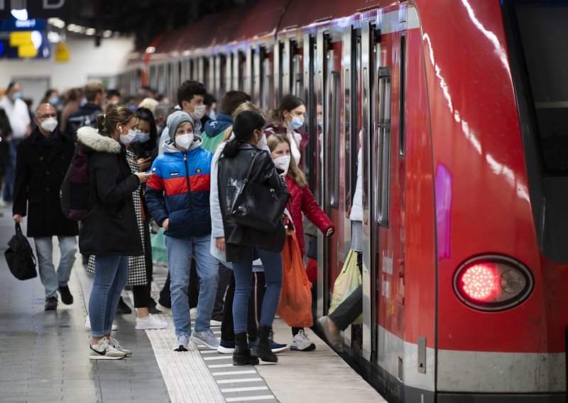 Nijemci pred kraj godine postali optimističniji, no većina je složna: 2022. je najgora godina u posljednje vrijeme