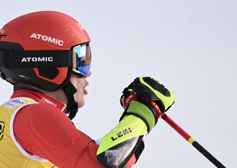Od četvorice hrvatskih skijaša samo je jedan izborio drugu vožnju noćnog slaloma u Madonni di Campiglio