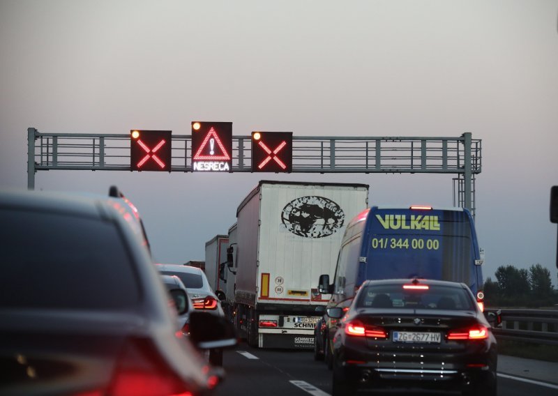 Lančani sudari na A3, ima ozlijeđenih. Sudar i u tunelu Škurinje na A7