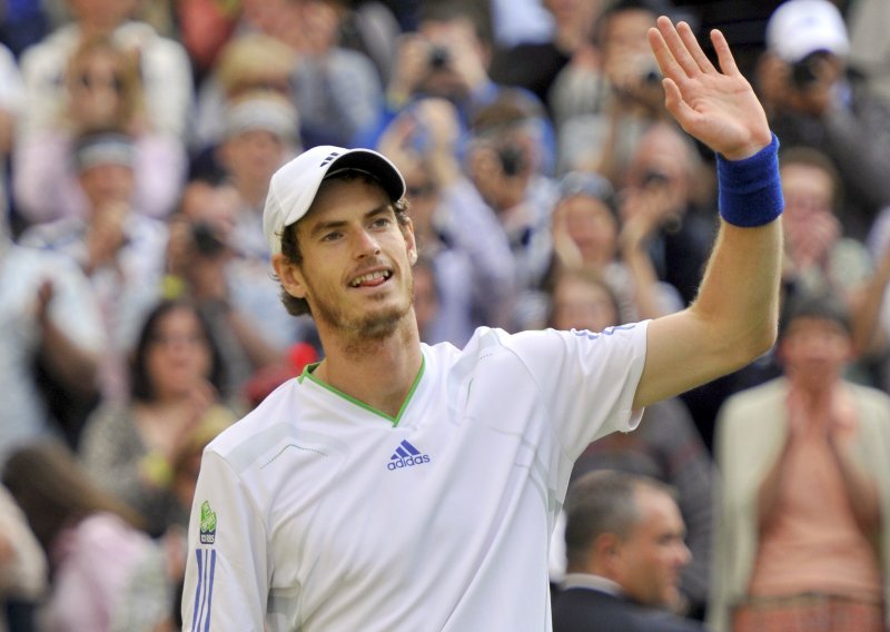 Murray hattrickom prestigao Federera