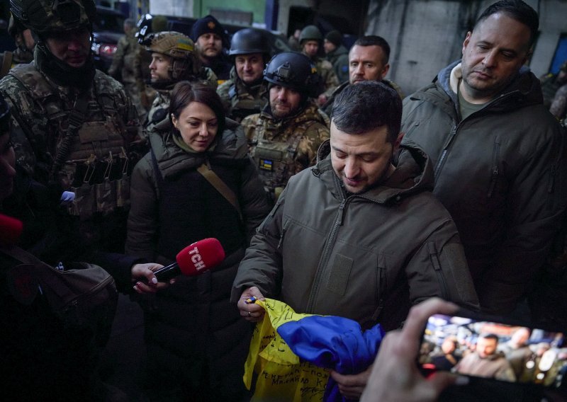 Zelenski: 'Ukrajina je primila prvu tranšu europske pomoći od tri milijarde eura'