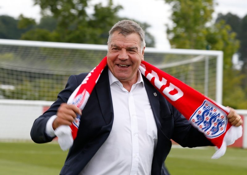 Sam Allardyce i službeno novi trener Evertona i Vlašića