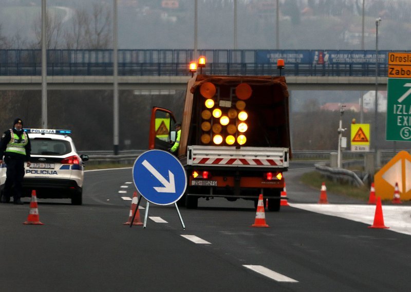 [VIDEO] Zagorci blokirali cestu u Svetom Križu Začretju, tvrde da nije sigurna