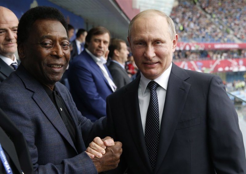Ruski predsjednik Vladimir Putin biranim se riječima oprostio od Pelea; iskreno se divio nogometnoj legendi