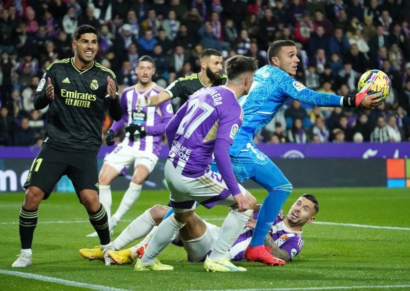 [FOTO] Real Madrid teškom mukom do prvenstvene pobjede; Luka Modrić do 88. minute 'zabetoniran' na klupi