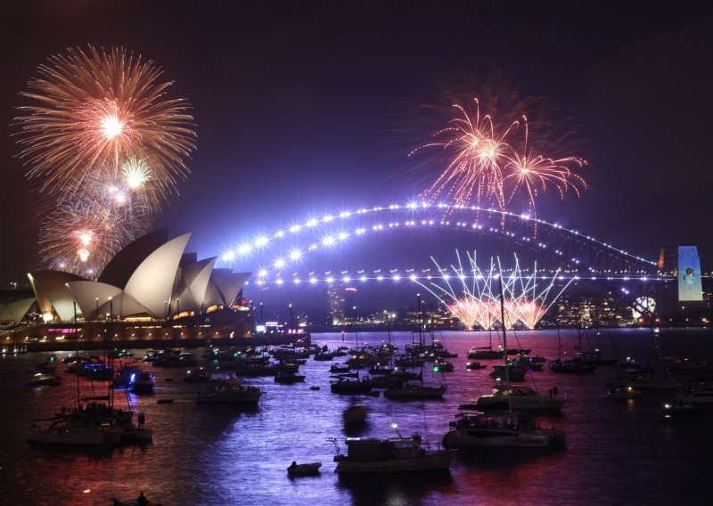 [FOTO] Spektakl na nebu: Australija 2022. ispraća spektakularnim vatrometom