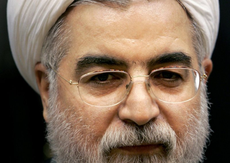 Iranci biraju između Rohanija i tvrdolinijaškog klerika Raisija