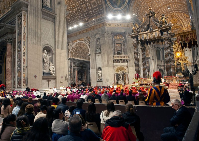 Vjernici će do srijede moći odati počast papi emeritusu Benediktu XVI. u bazilici sv. Petra