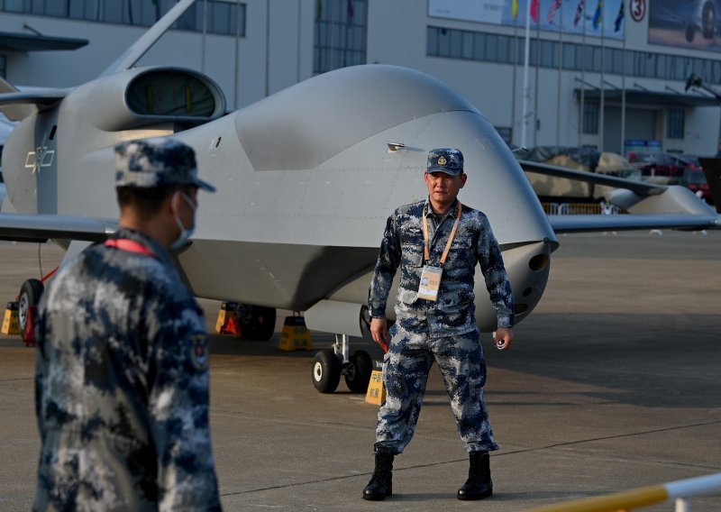 Na nebu iznad Japana pojavio se najnoviji kineski dron koji se ne naziva bez razloga 'Uzdižući zmaj', pogledajte po čemu je poseban