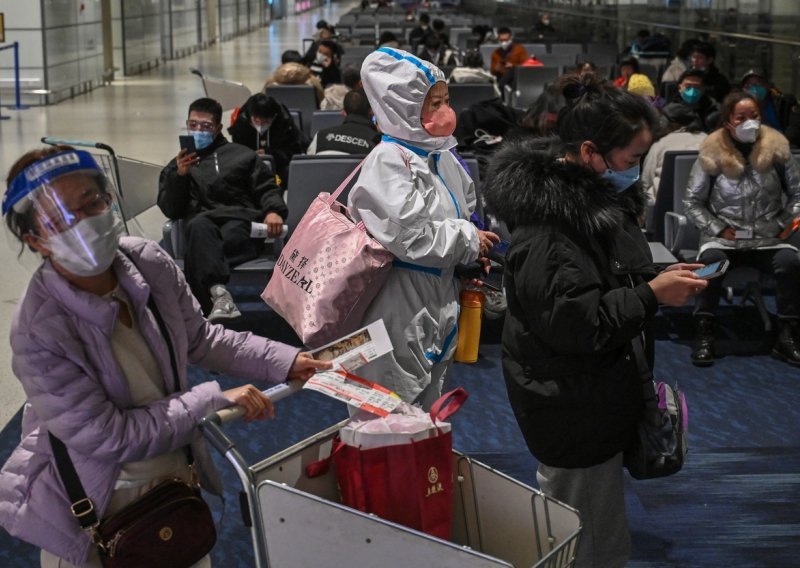 Uoči otvaranja Kine, sve više država traži testiranje kineskih putnika na covid