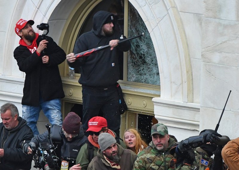 [FOTO] Dvije godine od sumanutog napada na Kapitol Joe Biden će odati priznanje braniteljima