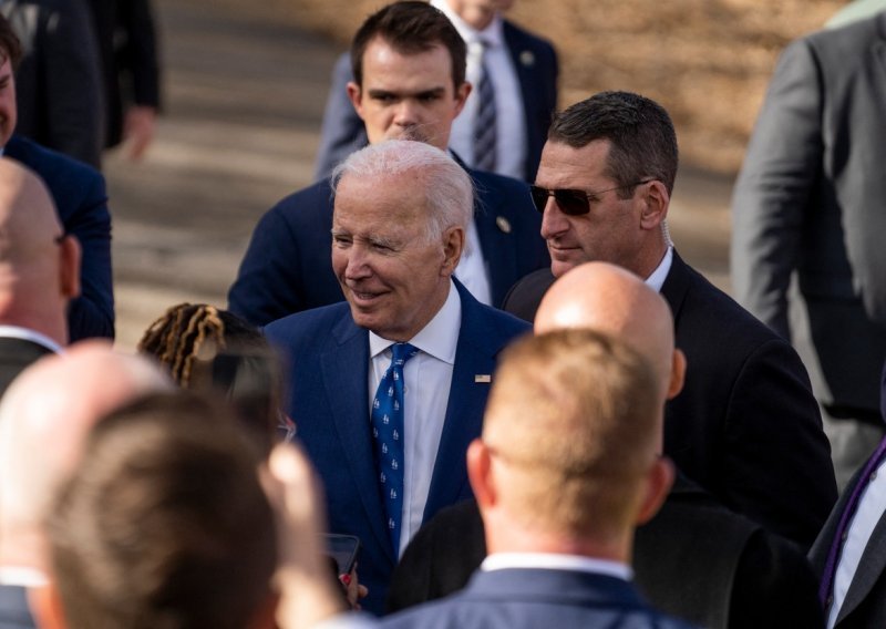 Biden se neće ispričavati za balon i srušit će svaki objekt koji prijeti SAD-u