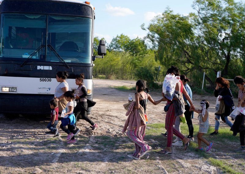 SAD će primati do 30.000 migranata mjesečno, protjerat će ilegalce