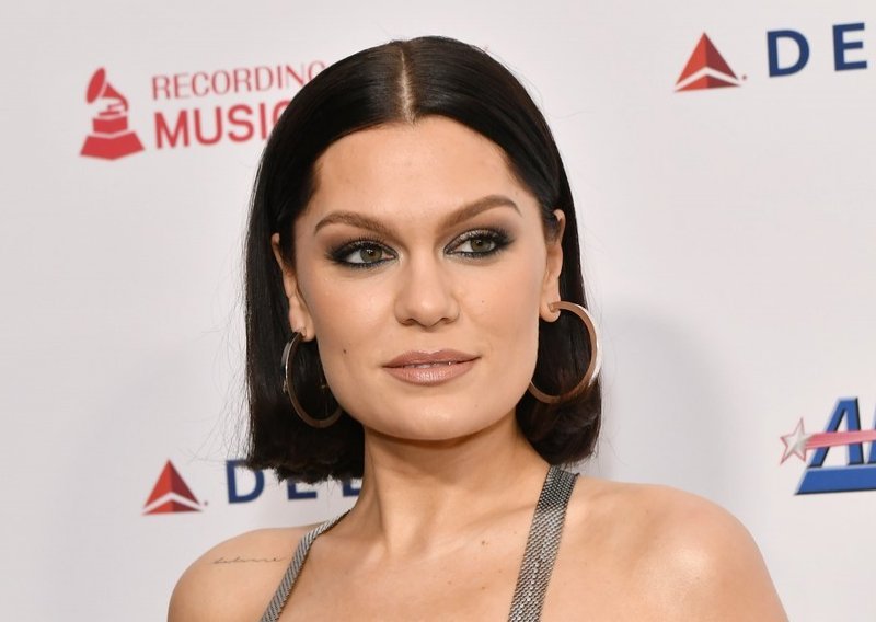 Pjevačica Jessie J objavila trudnoću, a svi se pitaju tko je otac