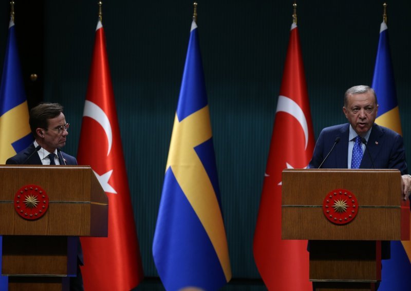 Erdogan: 'Švedska i Finska moraju izručiti 130 terorista žele li u NATO'
