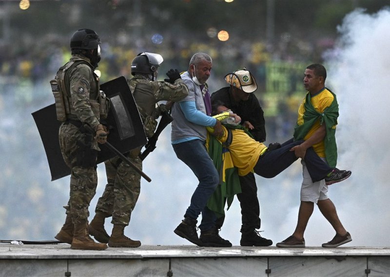 Sa svih strana svijeta stižu osude napada desničara na brazilske institucije