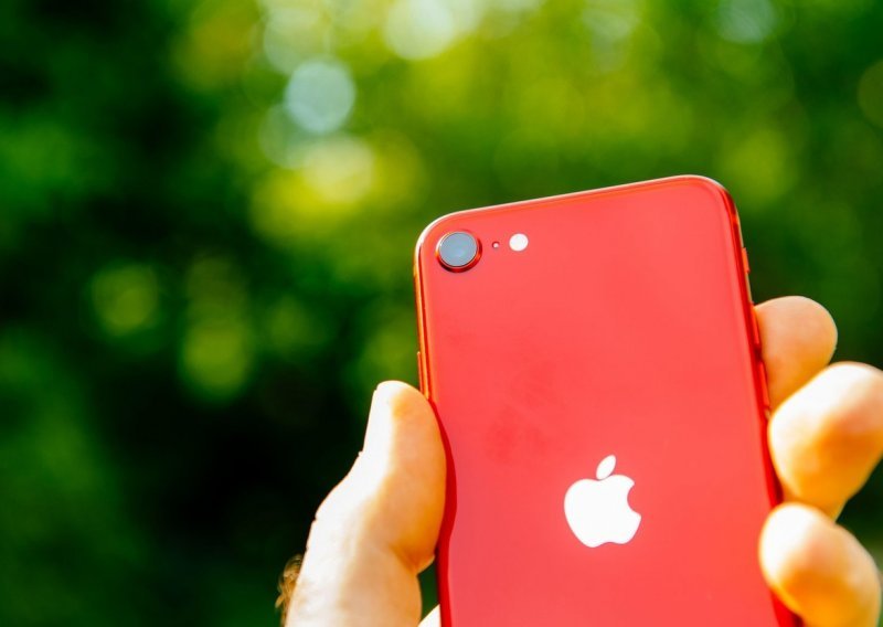 Odustaje li Apple od najjeftinijeg iPhonea? Evo detalja