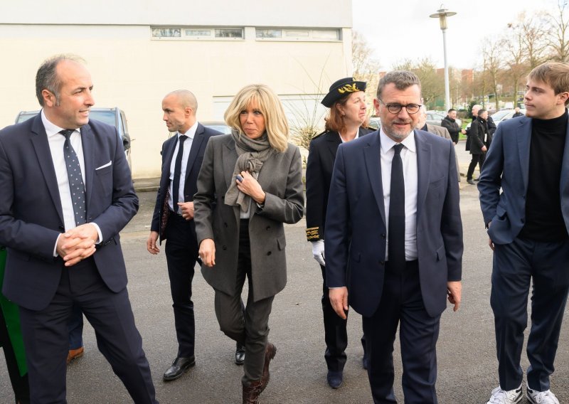 Poslovna elegancija Brigitte Macron: Minimalizam na francuski način nikad ne može izgledati loše