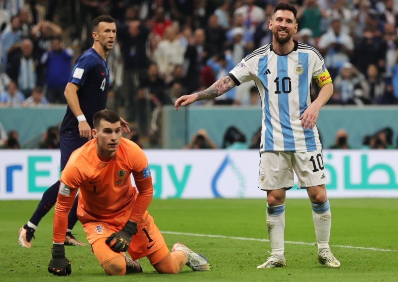Dominik Livaković napokon otkrio što se točno dogodilo uoči spornog penala za Argentinu