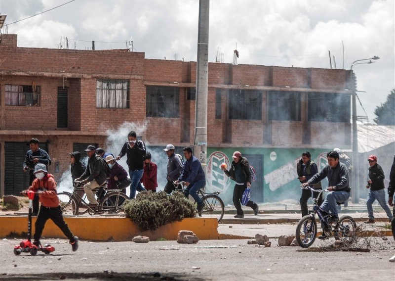Najmanje 17 mrtvih u najsmrtonosnijem danu protuvladinih prosvjeda u Peruu