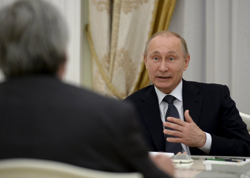 Putin: Jedini način zaustavljanja rata u Siriji je pomoć al Asadu