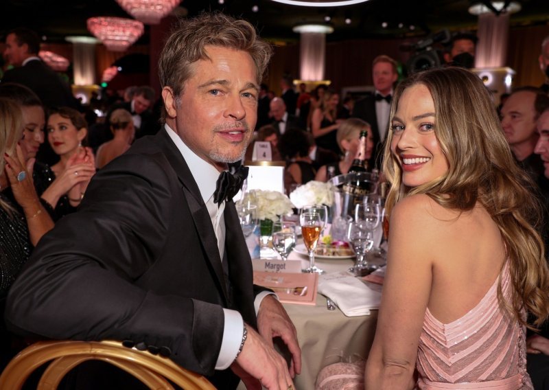 Nova ljubav itekako mu godi: Brad Pitt isfurao novu frizuru koja 'skida' godine