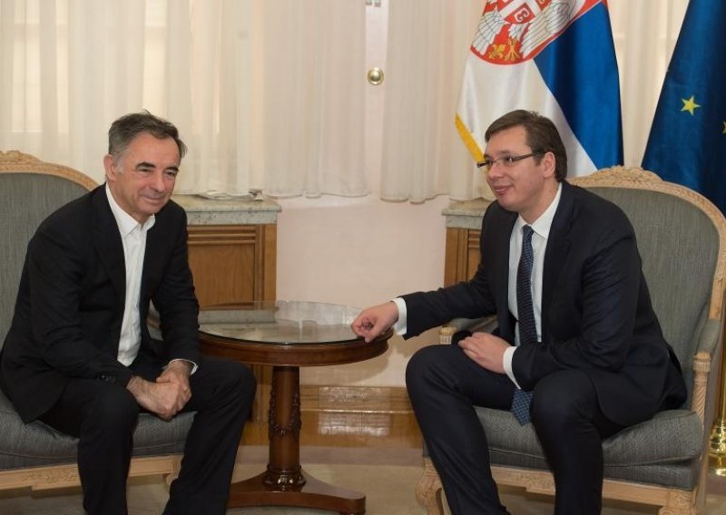 Svi traže Pupovca u Saboru, a on otišao kod Vučića u Beograd