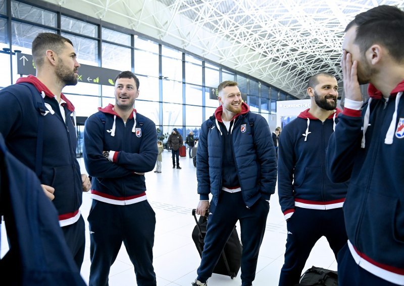 [FOTO] Hrvatski rukometaši otputovali na SP; pogledajte fotografije s aerodroma