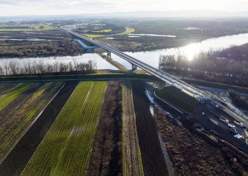 Pogledajte kako izgleda novi most između Hrvatske i BiH koji će proraditi čim završe pristupne ceste