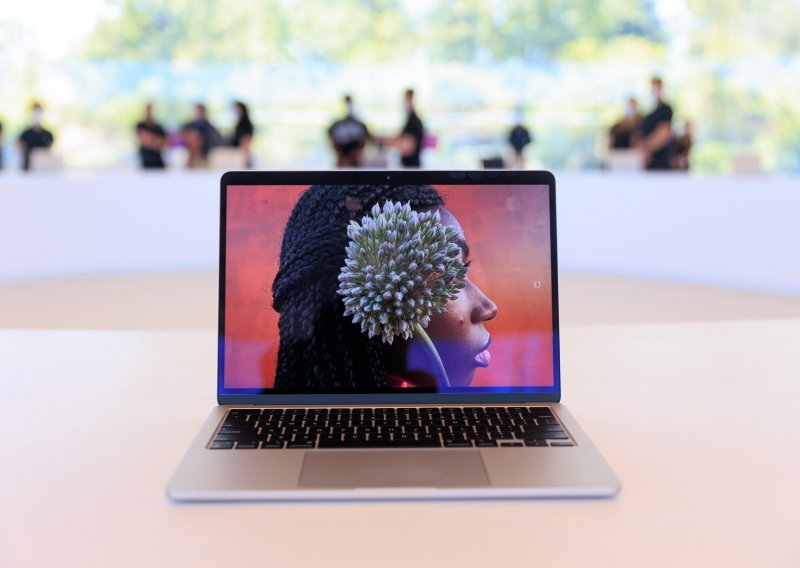 Insajderi u nevjerici: Apple napokon radi na laptopima s ekranom na dodir?