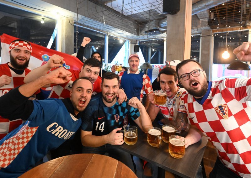[FOTO] Zagrijavanje je počelo! Hrvatski navijači raspjevani dočekuju prvu utakmicu naših rukometaša na SP-u